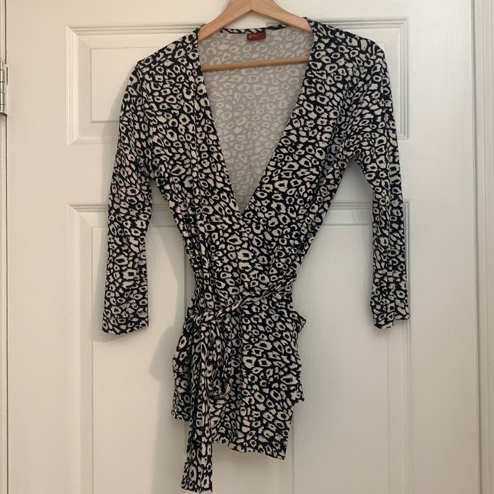 Wrap-around top